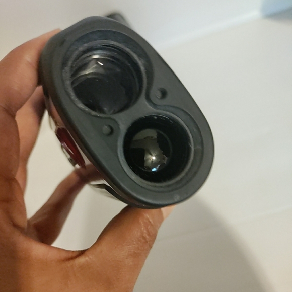 BUSHNELL TOUR V2 RANGEFINDER With  carrying case - Picture 5 of 8